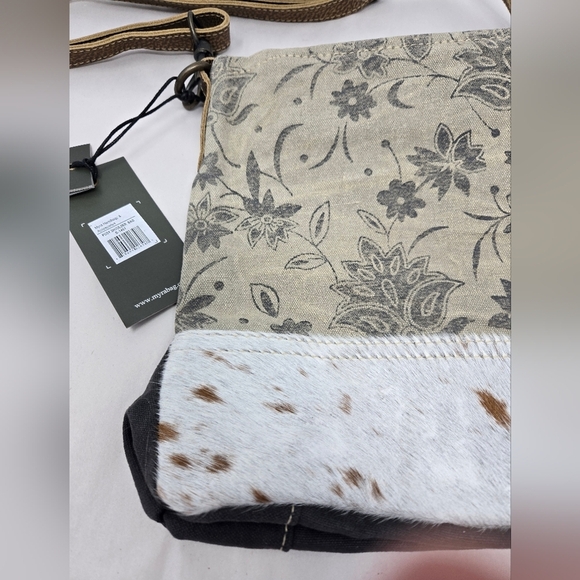 Myra Posy Shoulder Bag Floral Aged Canvas Leather-Cow Hair Vintage Look Adj. - Picture 2 of 10